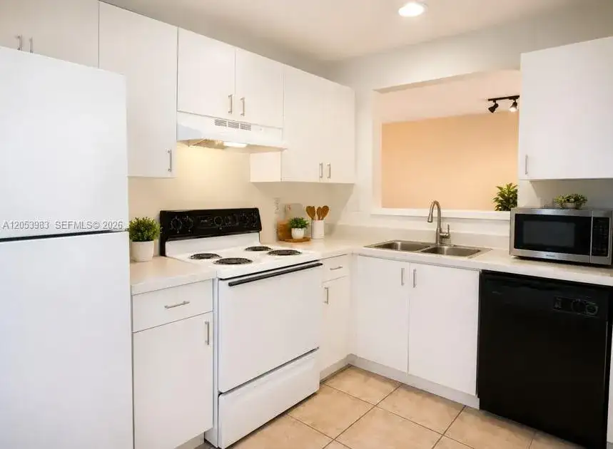 15721 SW 137th Ave # 204, Miami FL 33177 photo 3