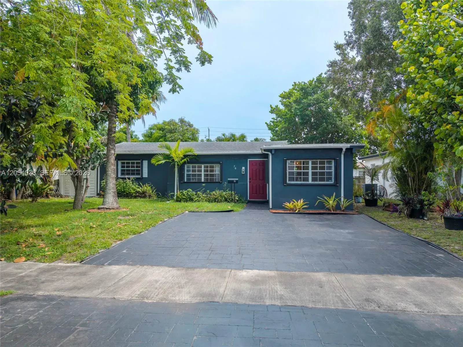76 NE 170th St, North Miami Beach FL 33162