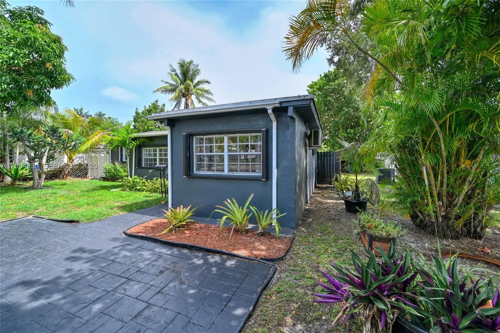 76 NE 170th St, North Miami Beach FL 33162