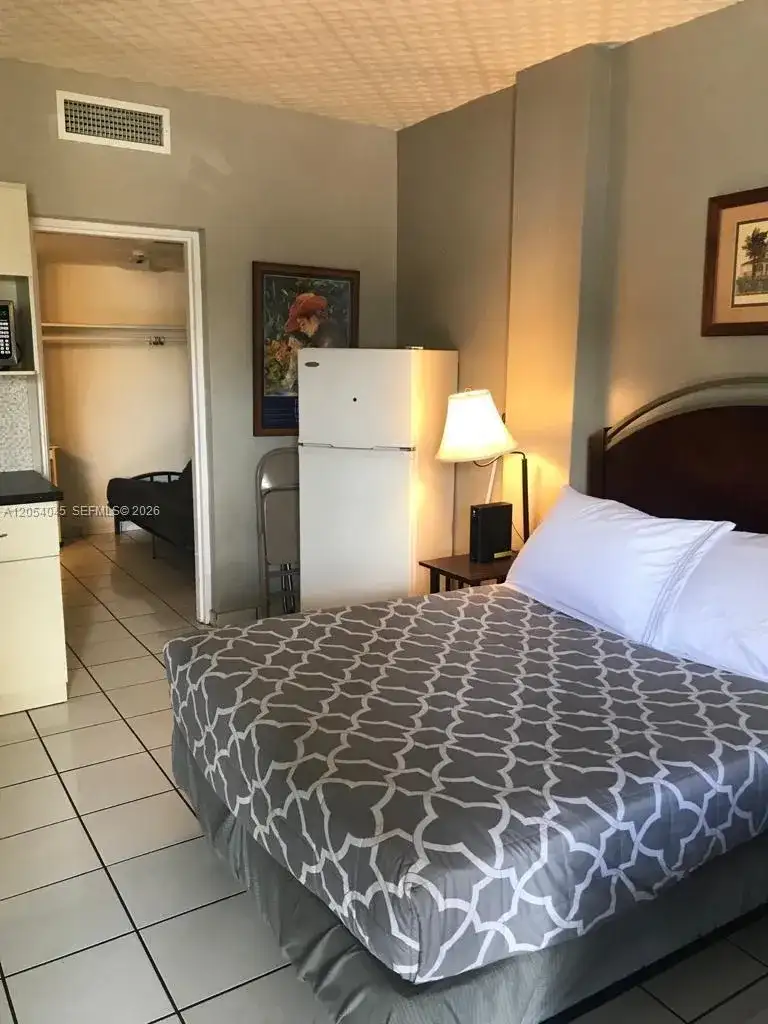 26 Diplomat Pkwy # 2233, Hallandale Beach FL 33009 photo 4