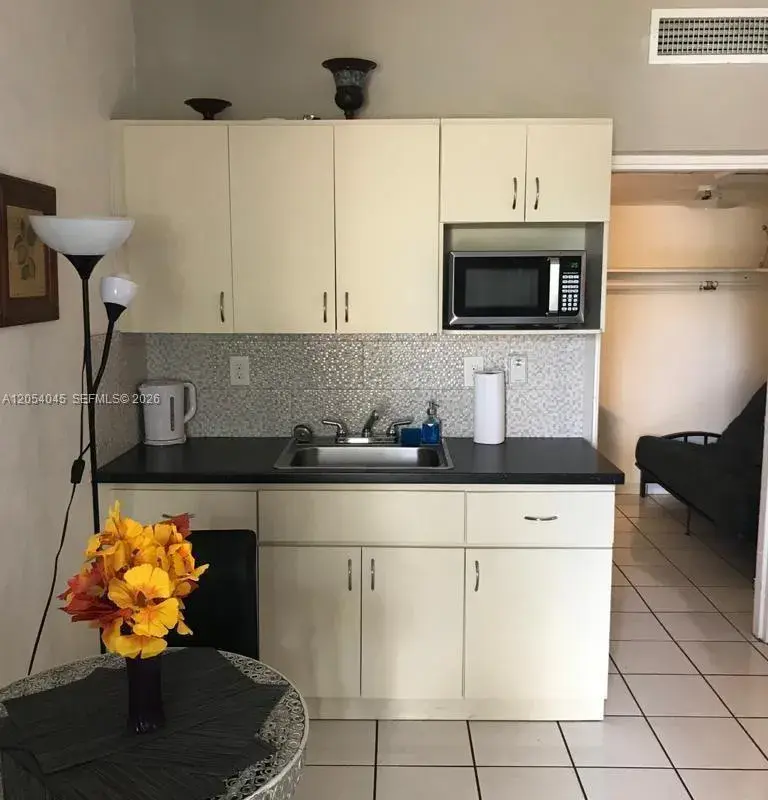26 Diplomat Pkwy # 2233, Hallandale Beach FL 33009