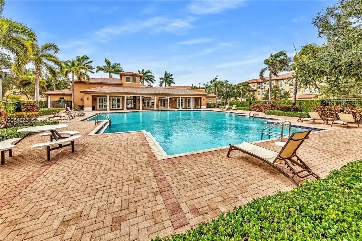 995 SW 147th Ave # 2514, Pembroke Pines FL 33027 photo 2