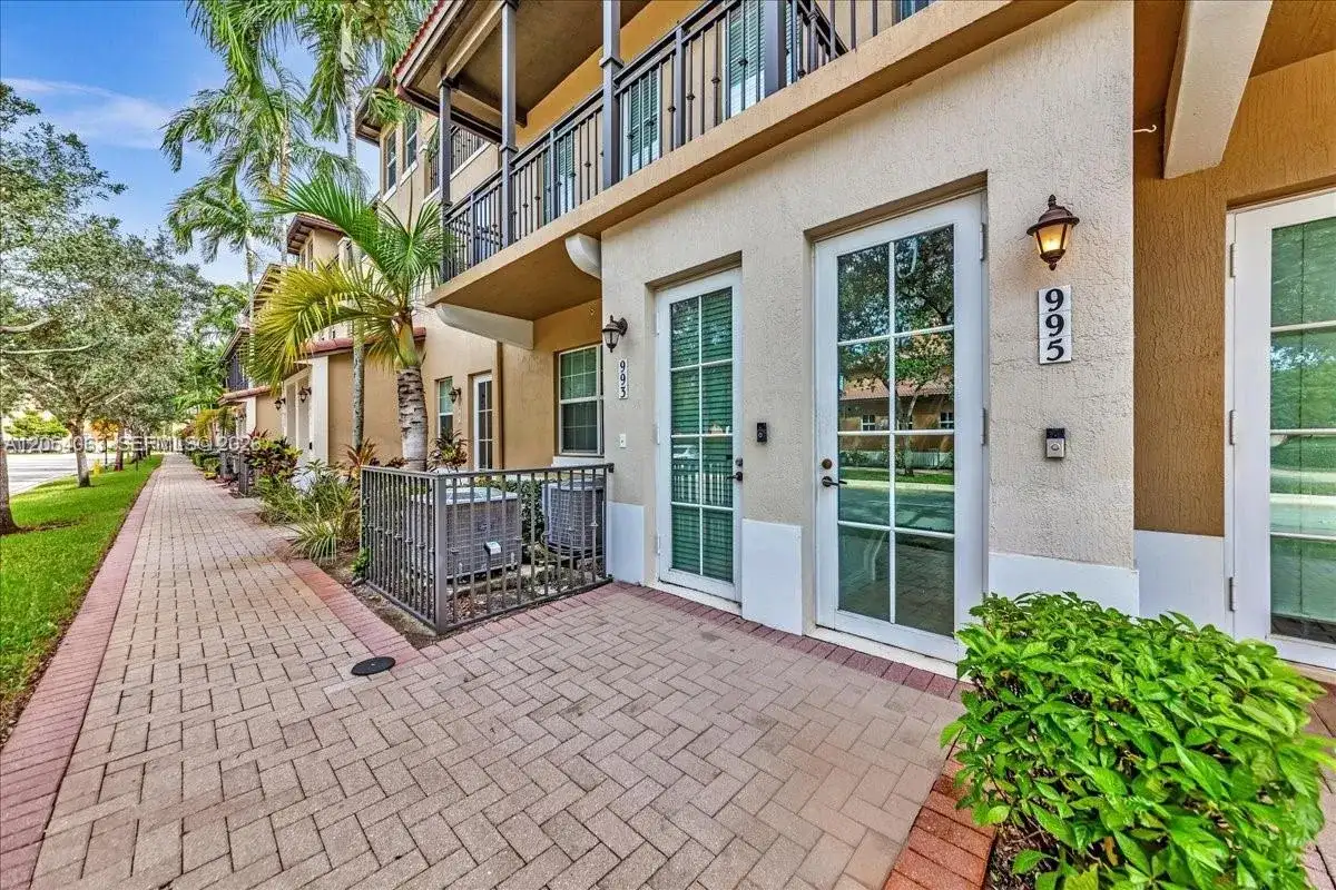 995 SW 147th Ave # 2514, Pembroke Pines FL 33027 photo 5
