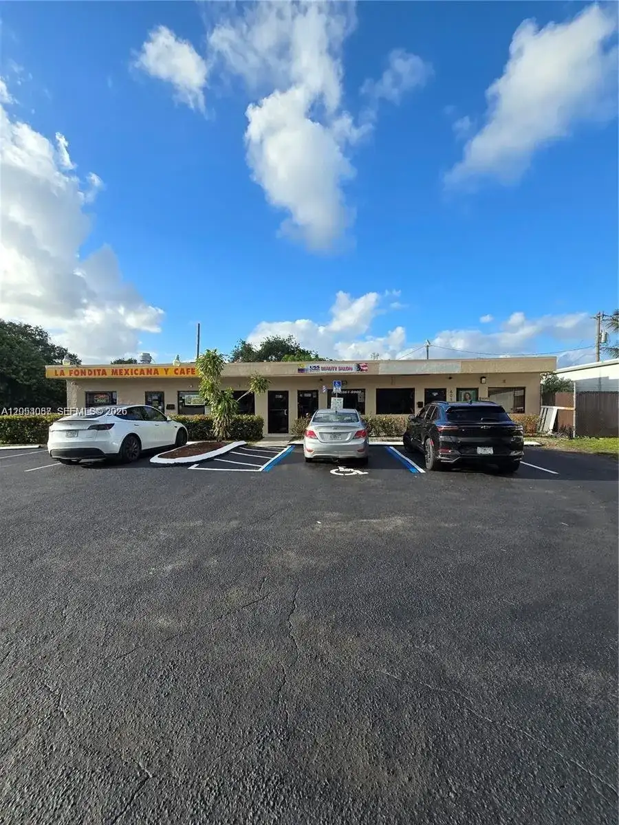 6051 Johnson St, Hollywood FL 33024 photo 3