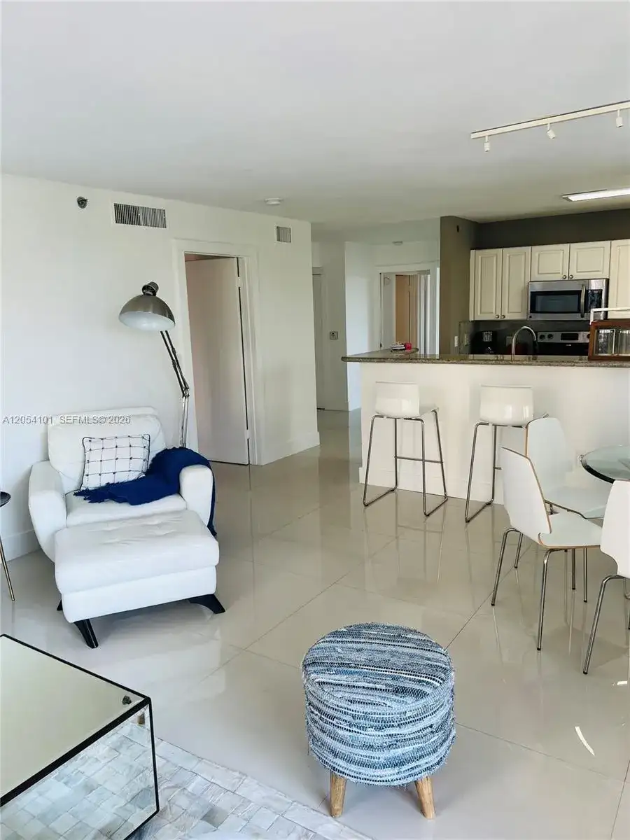 19901 E Country Club Dr # 2401, Aventura FL 33180 photo 2