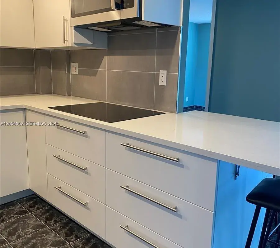 1913 S Ocean Dr # 208, Hallandale Beach FL 33009