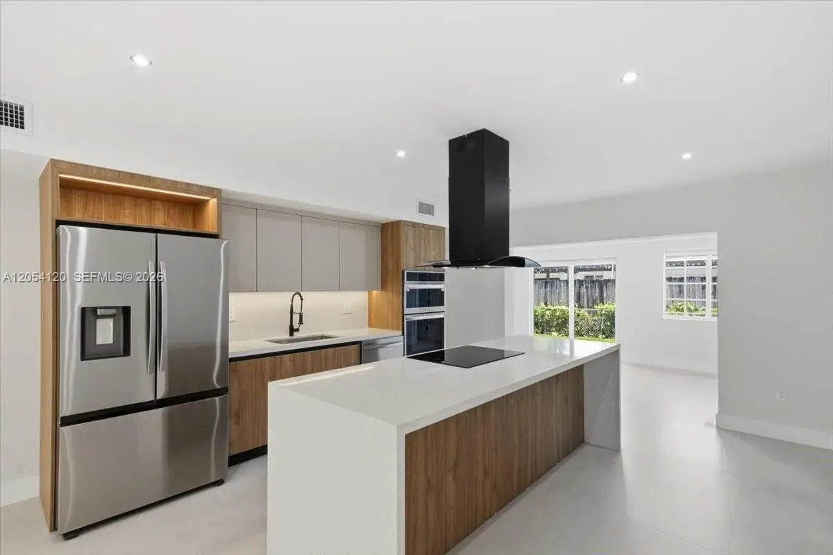 323 NW 104th Ter, Miami FL 33150