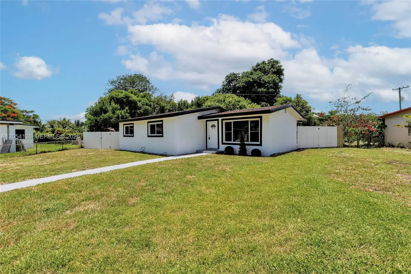 1218 NW 15th St, Fort Lauderdale FL 33311 photo 4