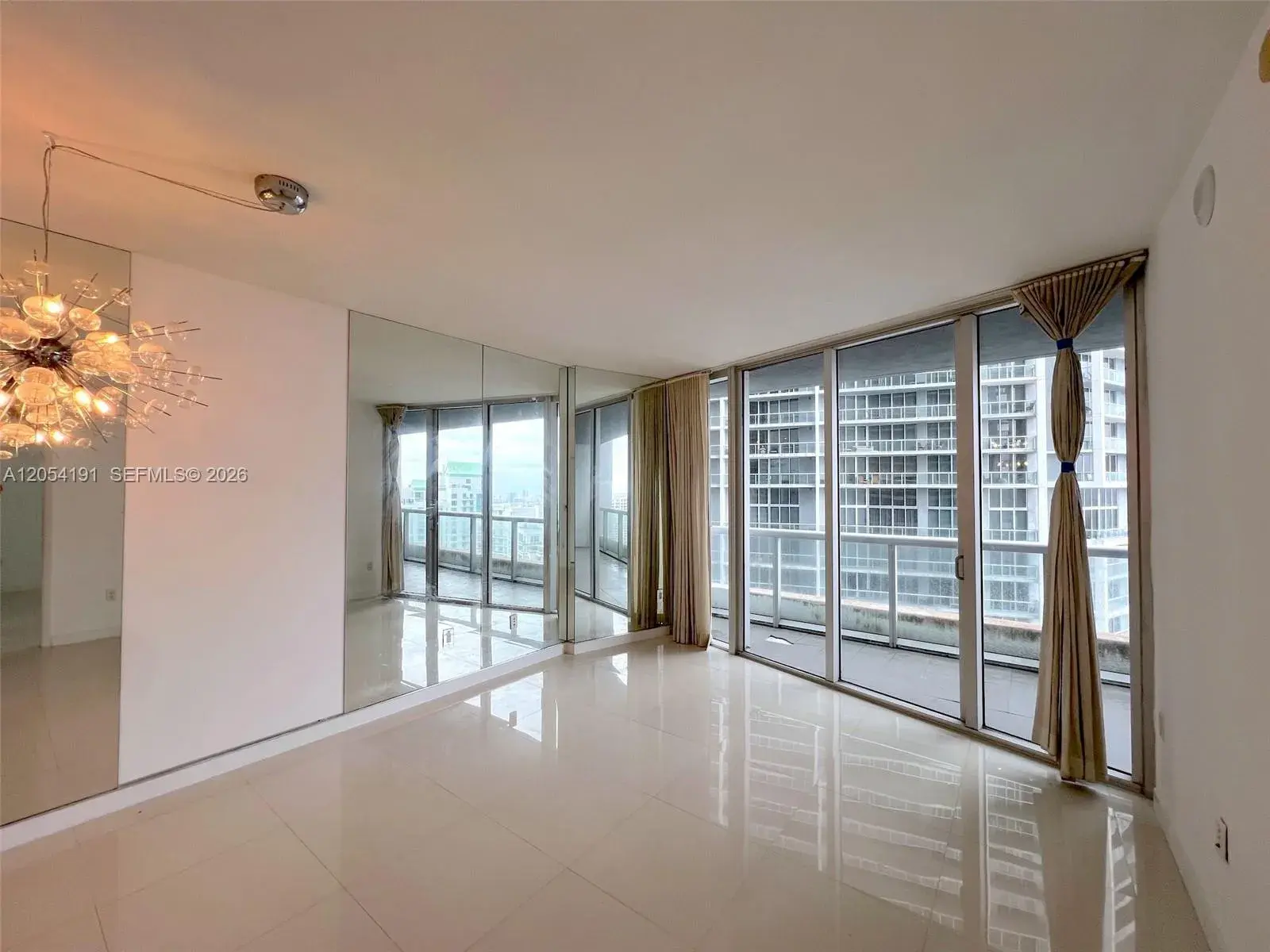 495 BRICKELL AV # 4208, Miami FL 33131