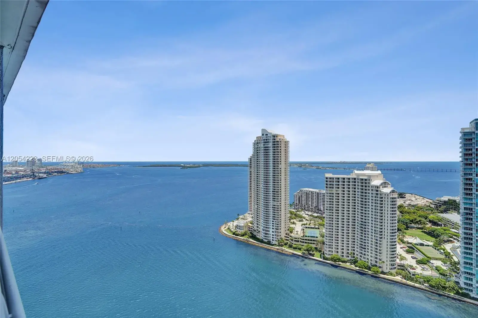 335 S Biscayne Blvd # 3807, Miami FL 33131
