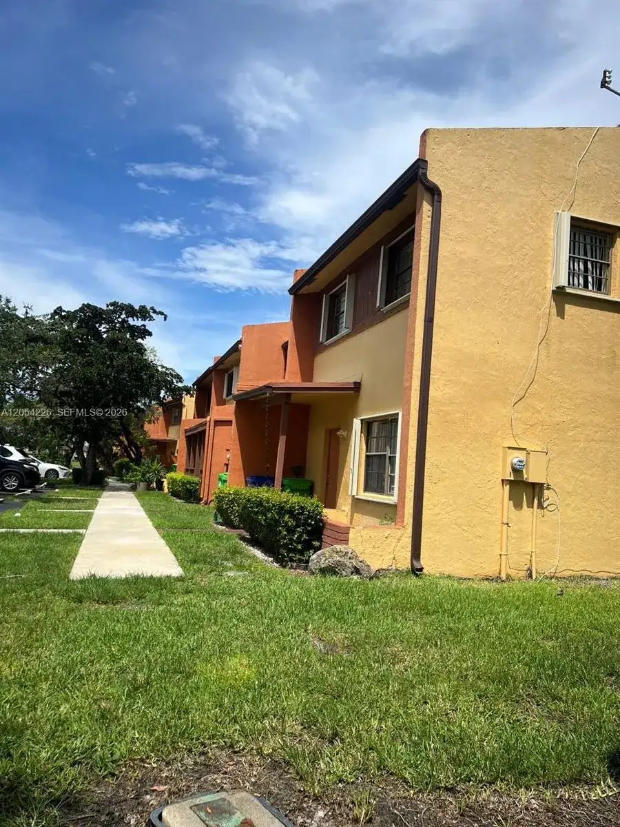 4613 NW 91st Ave, Sunrise FL 33351 photo 3