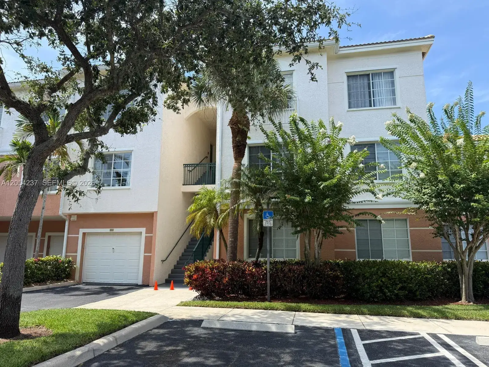 9208 W Myrtlewood Cir W # 208, Palm Beach Gardens FL 33418