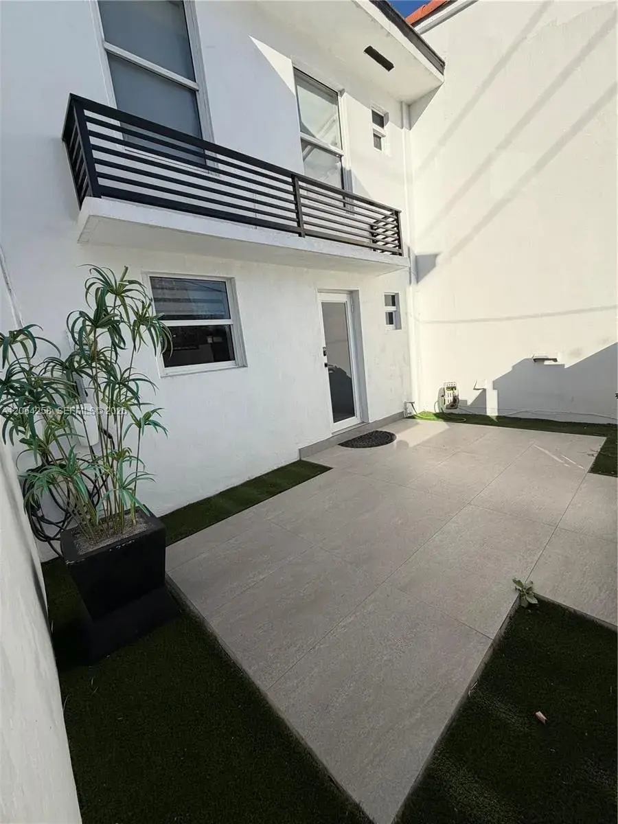 1955 NE 123rd St, North Miami FL 33181