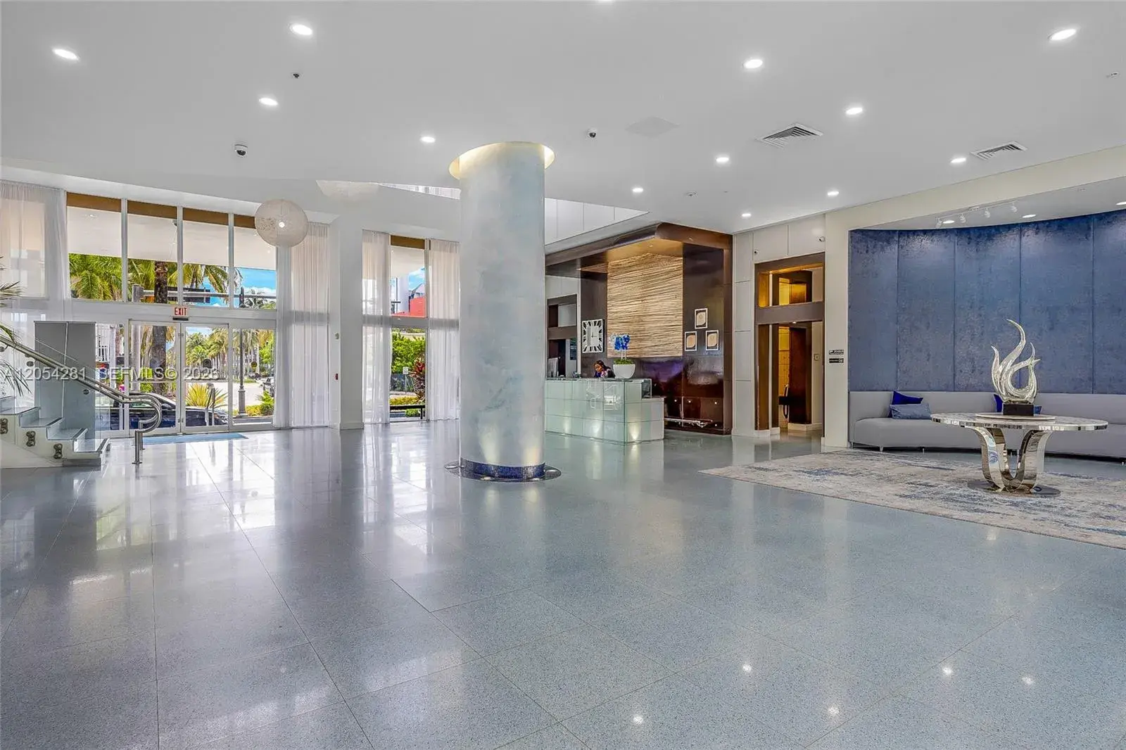 2775 NE 187th St # 318, Aventura FL 33180