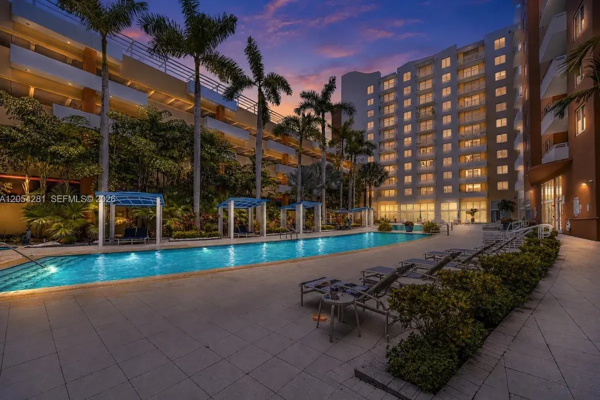 2775 NE 187th St # 318, Aventura FL 33180