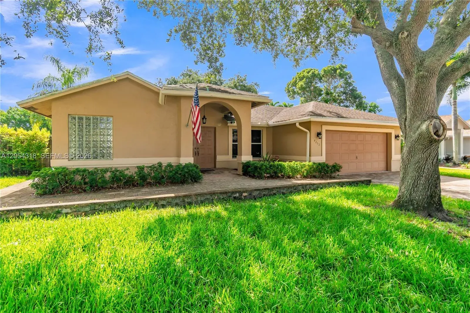 4252 SW 78th Dr, Davie FL 33328