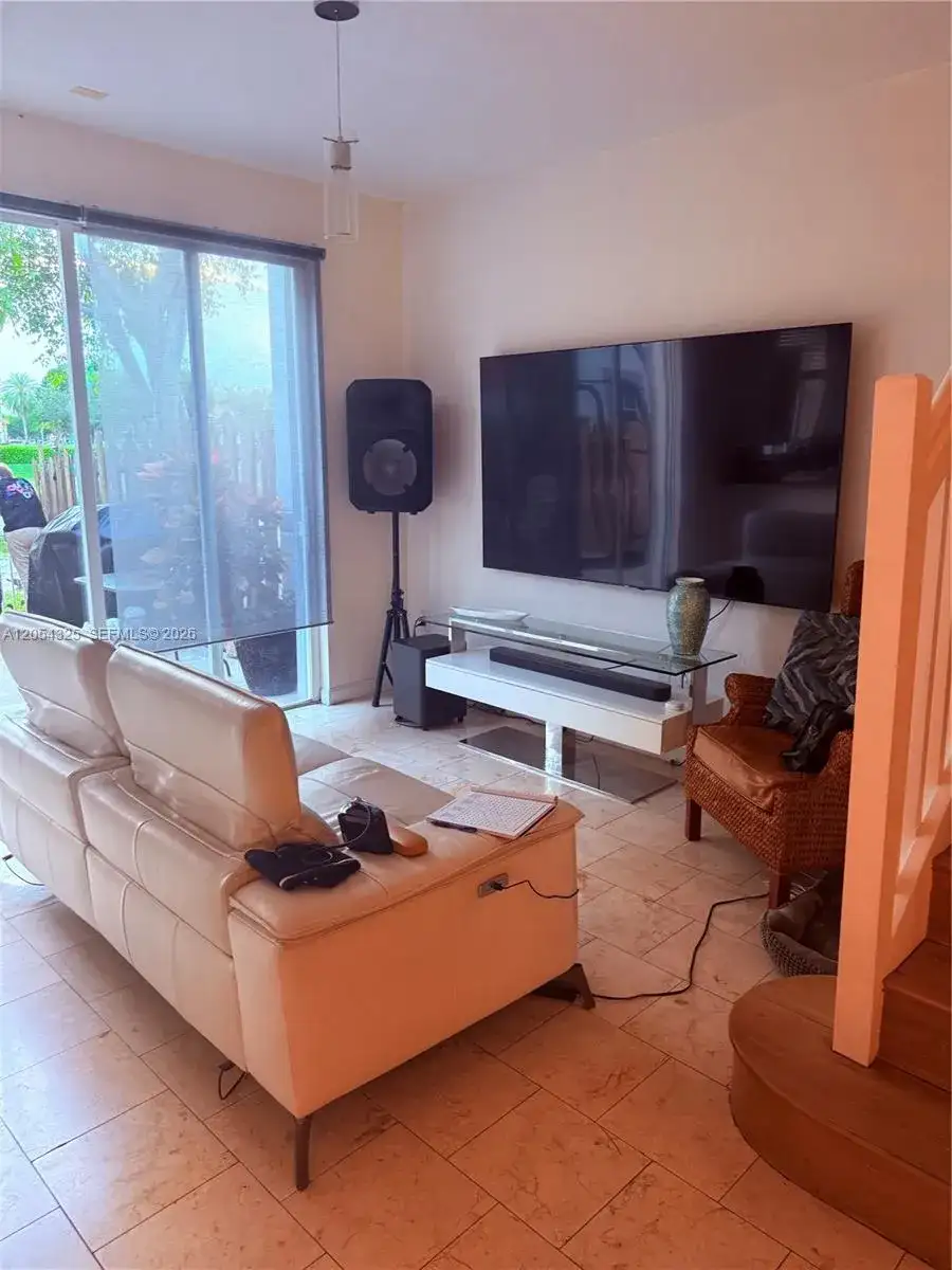 7950 NW 108th Pl, Doral FL 33178 photo 3