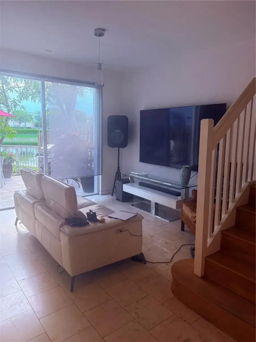 7950 NW 108th Pl, Doral FL 33178 photo 4