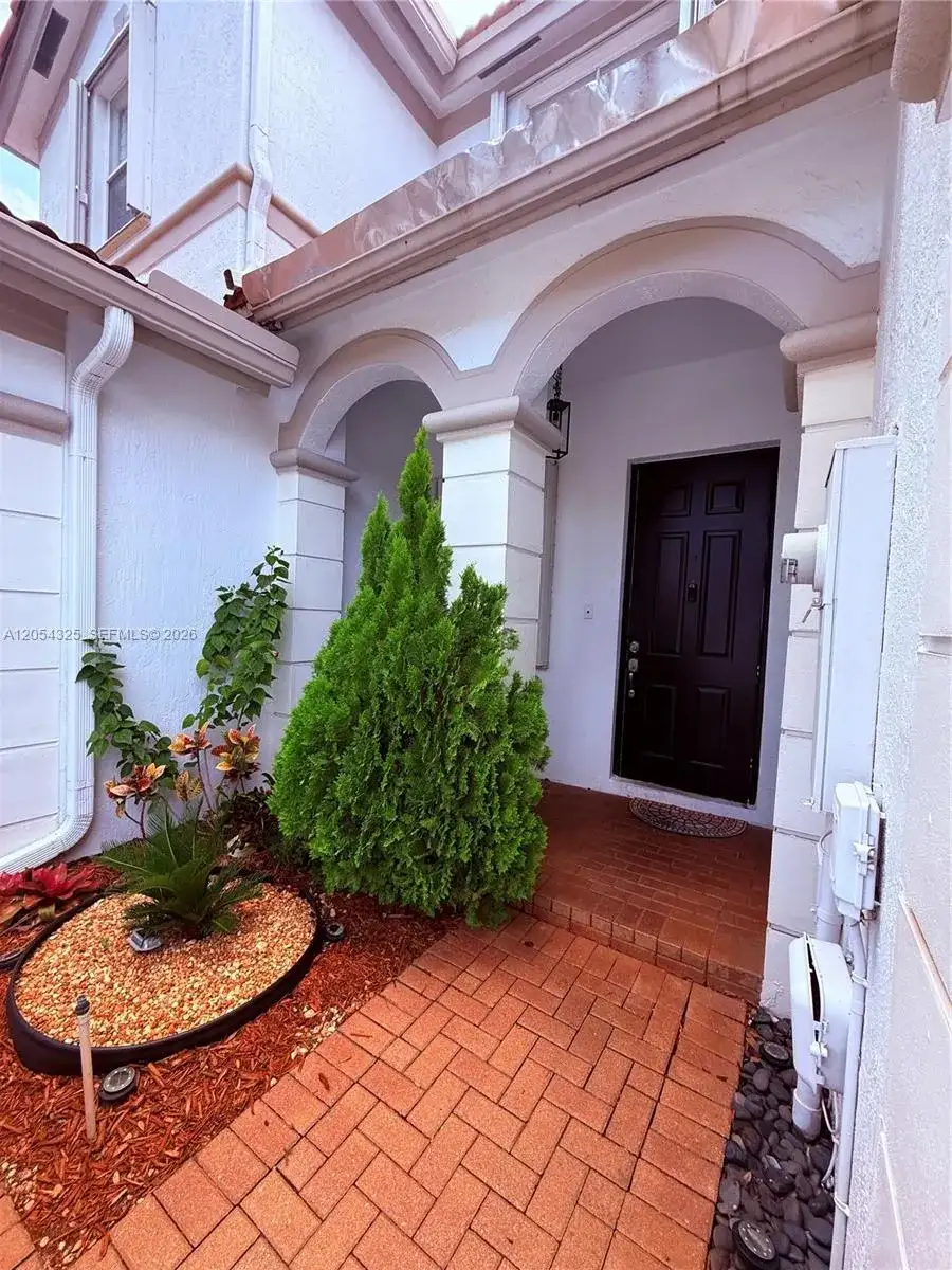 7950 NW 108th Pl, Doral FL 33178 photo 5