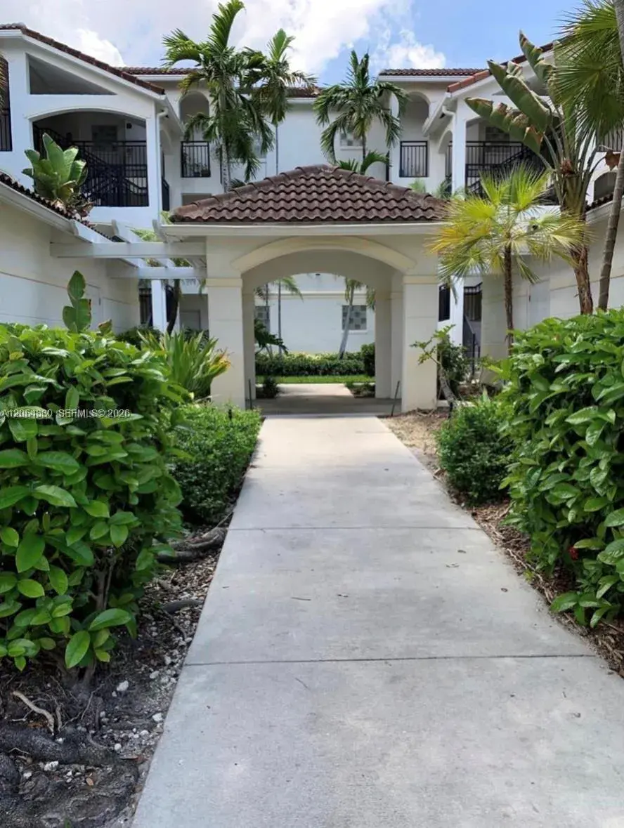 3175 NE 184th St # 3302, Aventura FL 33160