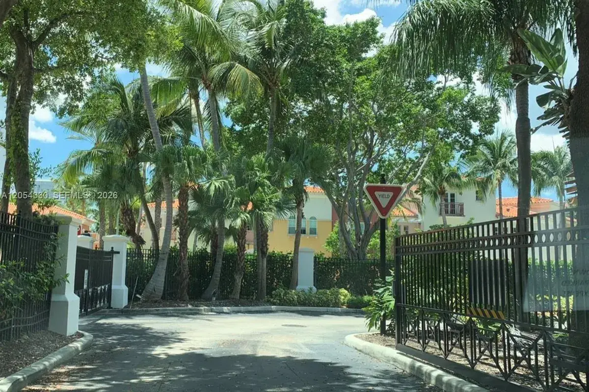 3175 NE 184th St # 3302, Aventura FL 33160