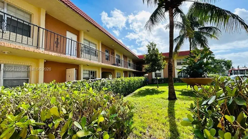 978 SW 10th Dr # 10, Pompano Beach FL 33060