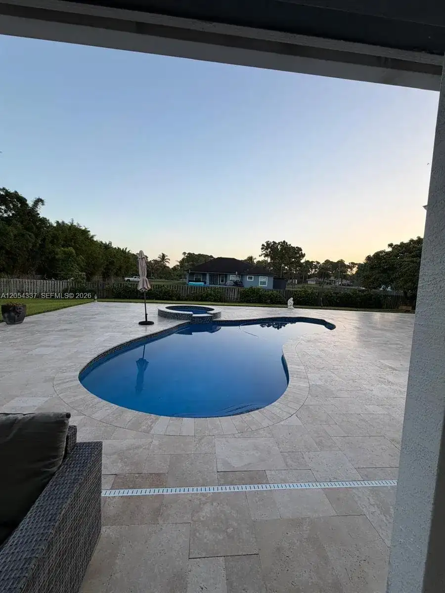 15325 N 75th Ln N, Loxahatchee FL 33470 photo 2
