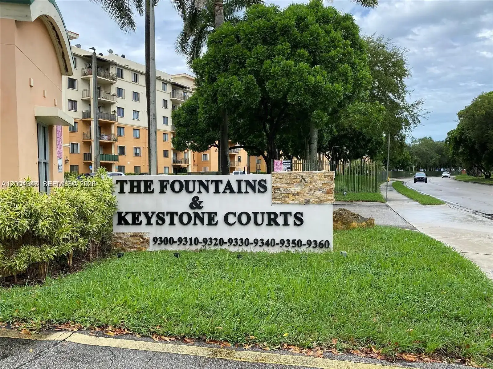 9320 Fontainebleau Blvd # 215, Miami FL 33172