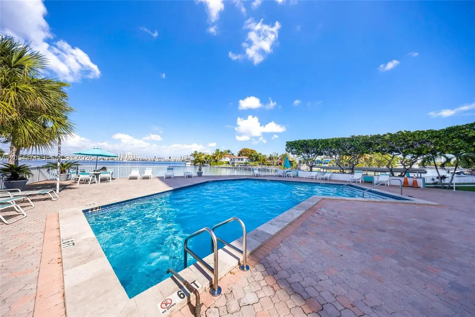 2841 NE 163rd St # 215, North Miami Beach FL 33160 photo 4