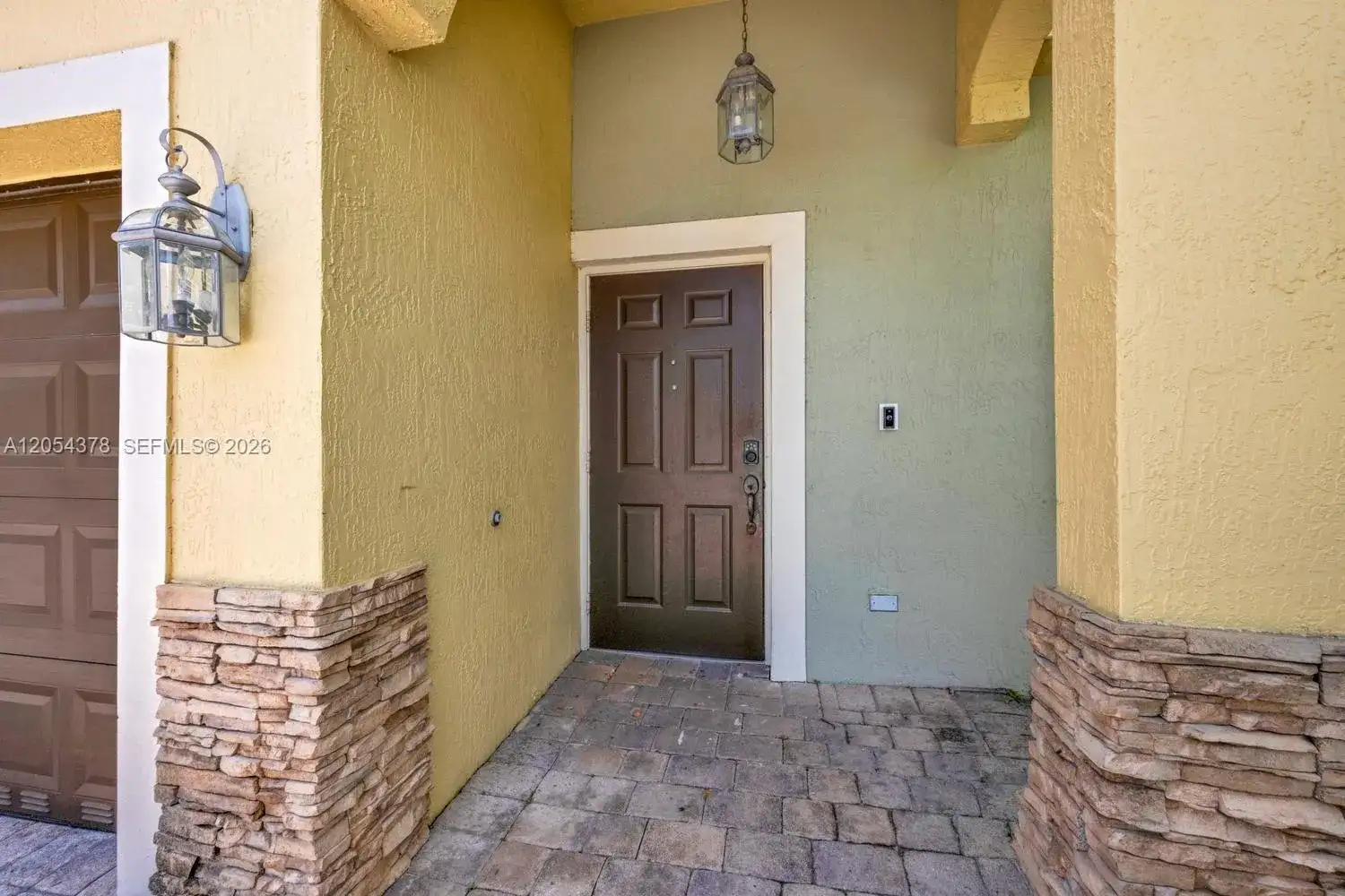 3326 NE 11th Dr, Homestead FL 33033 photo 3