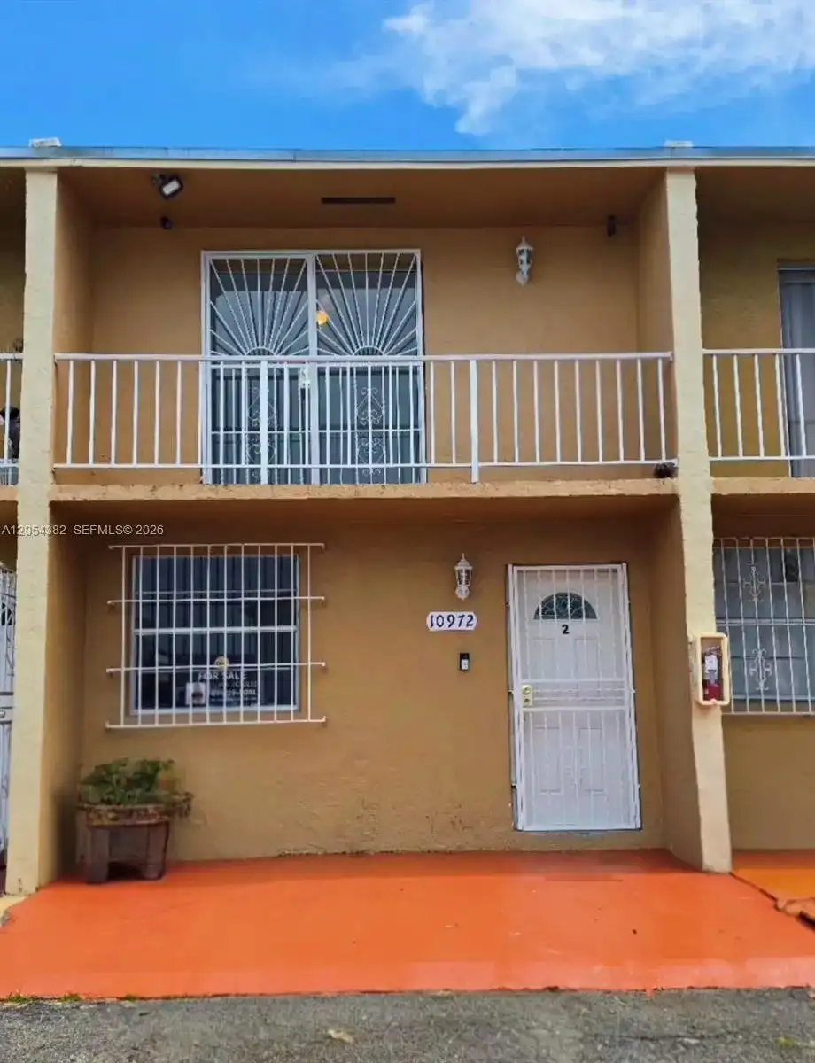 10972 SW 4th St # J2, Sweetwater FL 33174