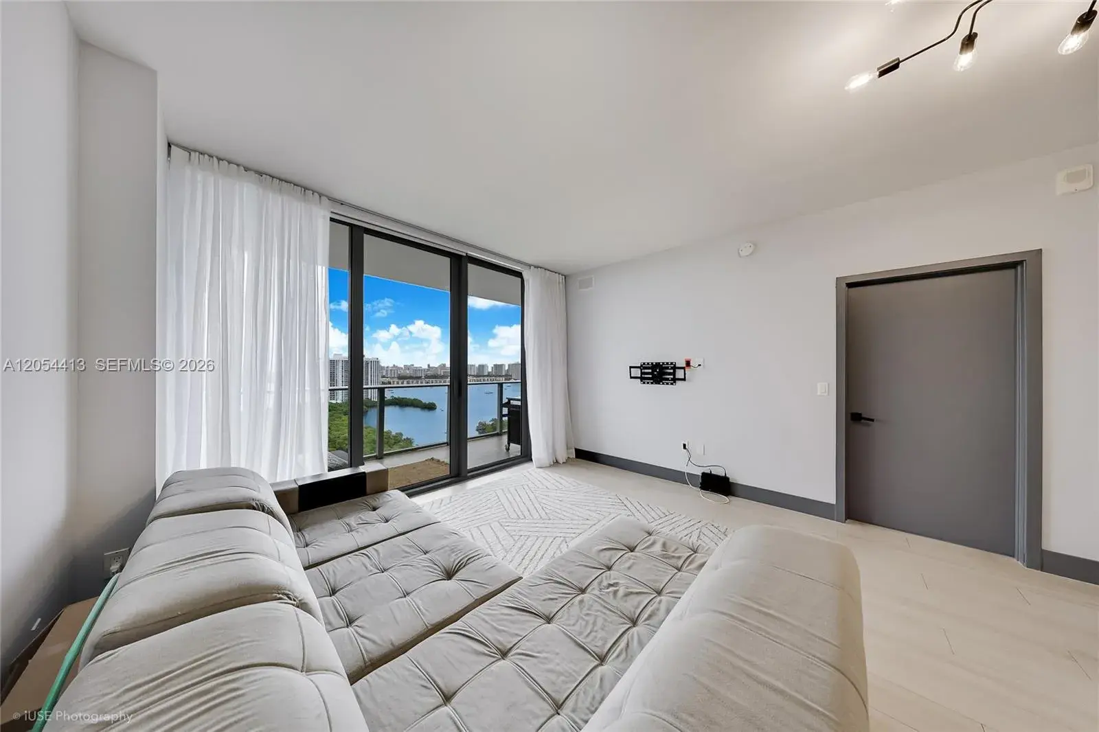 16385 Biscayne Blvd # 2205, North Miami Beach FL 33160 photo 4
