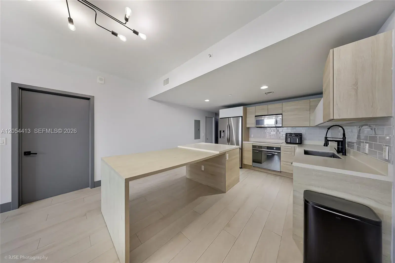16385 Biscayne Blvd # 2205, North Miami Beach FL 33160 photo 5