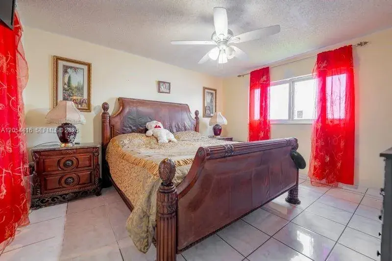 9917 W Okeechobee Rd # 306, Hialeah Gardens FL 33016