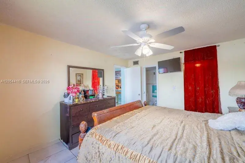 9917 W Okeechobee Rd # 306, Hialeah Gardens FL 33016