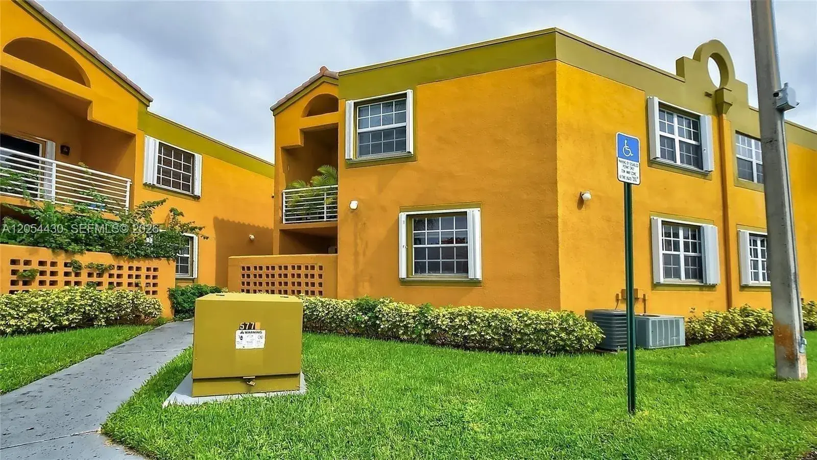 9731 Fontainebleau Blvd # F114, Miami FL 33172