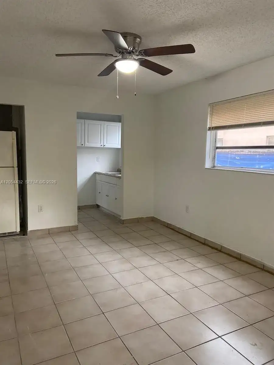 642 E 2nd Ave # B, Hialeah FL 33010 photo 4