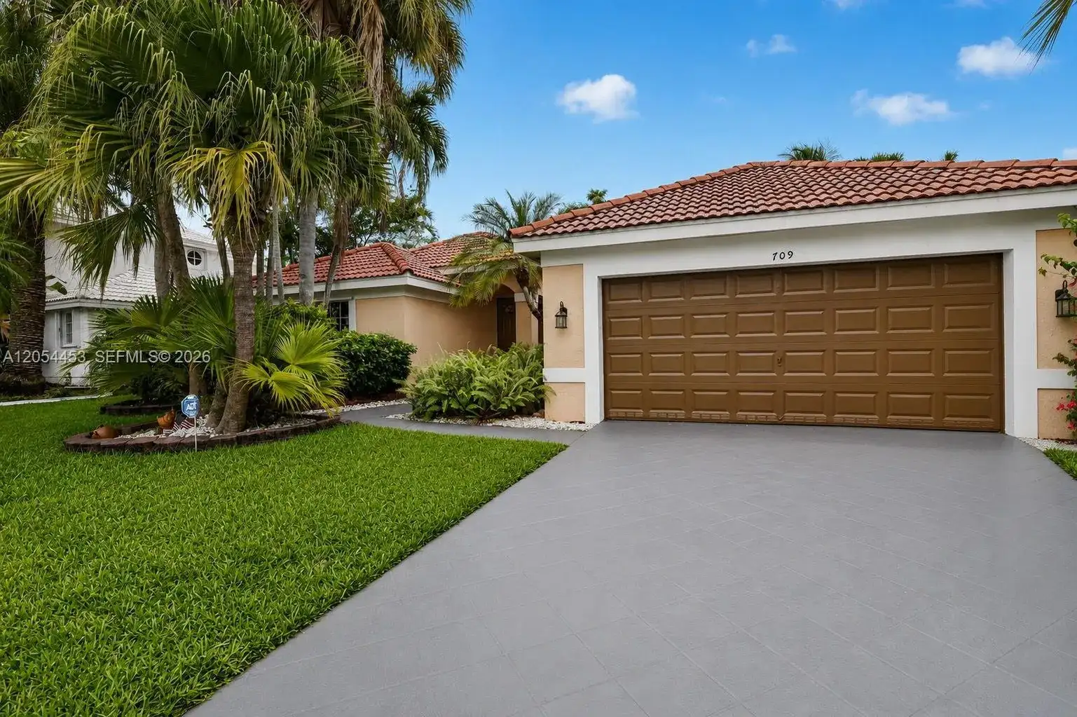 709 NW 177th Ave, Pembroke Pines FL 33029 photo 3