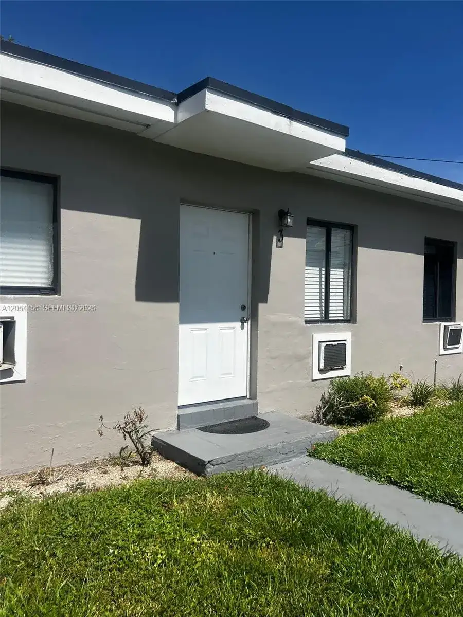 2090 NW 31th St # 4, Miami FL 33142 photo 2
