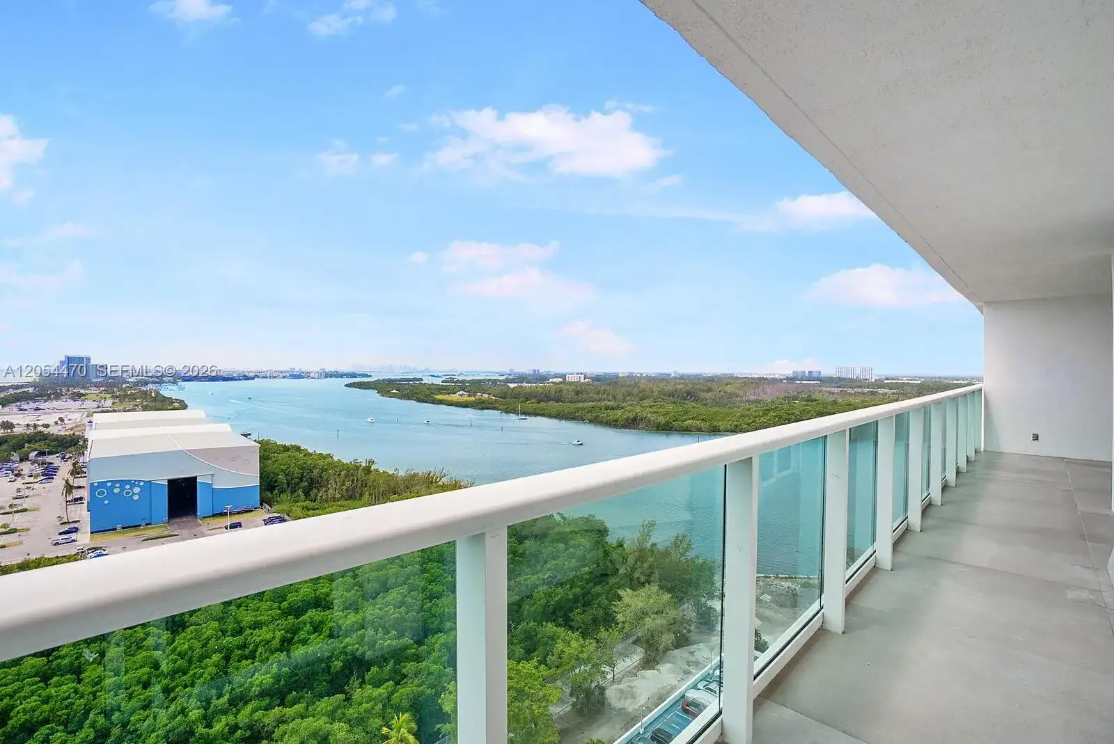 100 Bayview Dr # 2125, Sunny Isles Beach FL 33160 photo 3