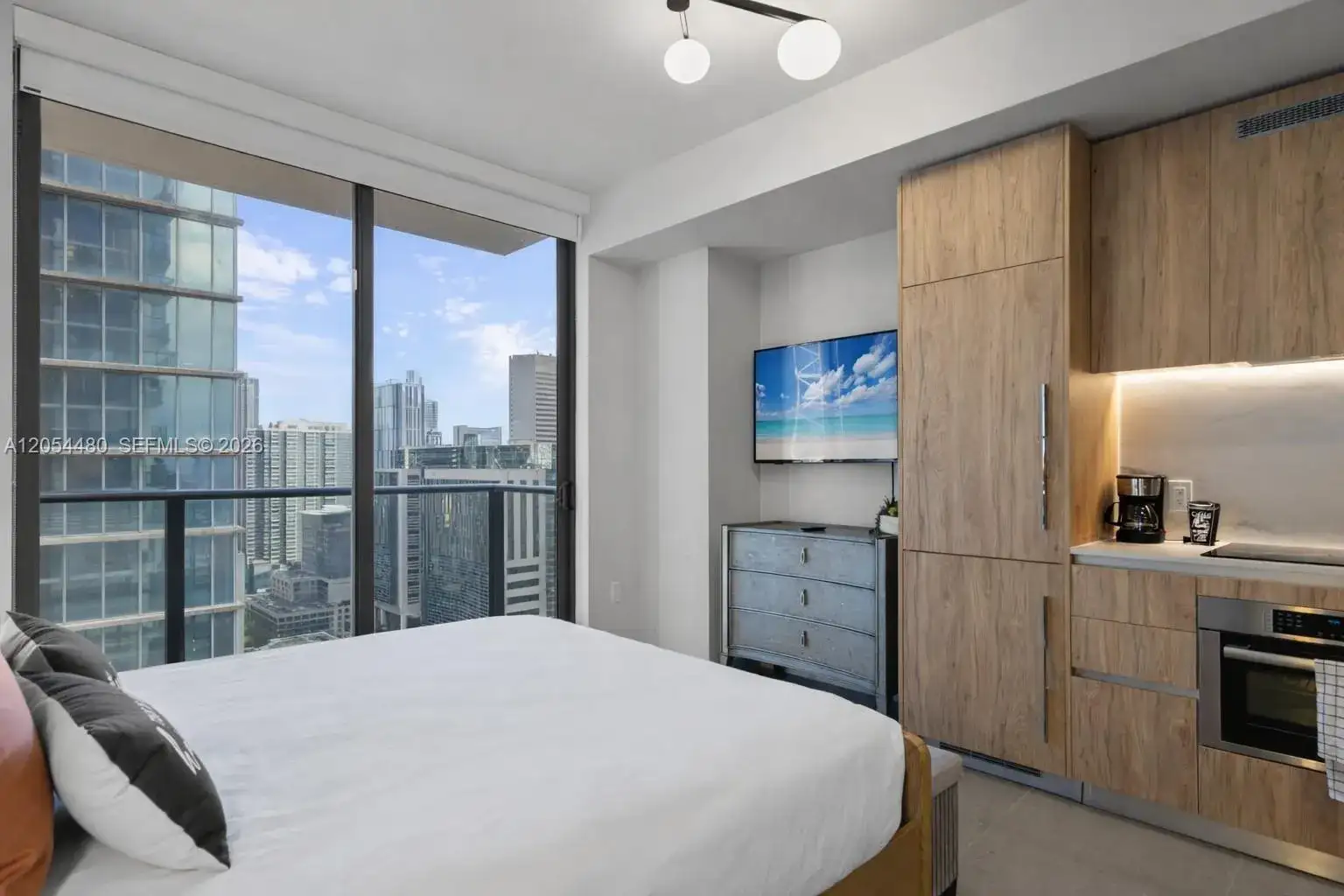 11 NE 6th St # 2102, Miami FL 33132 photo 3