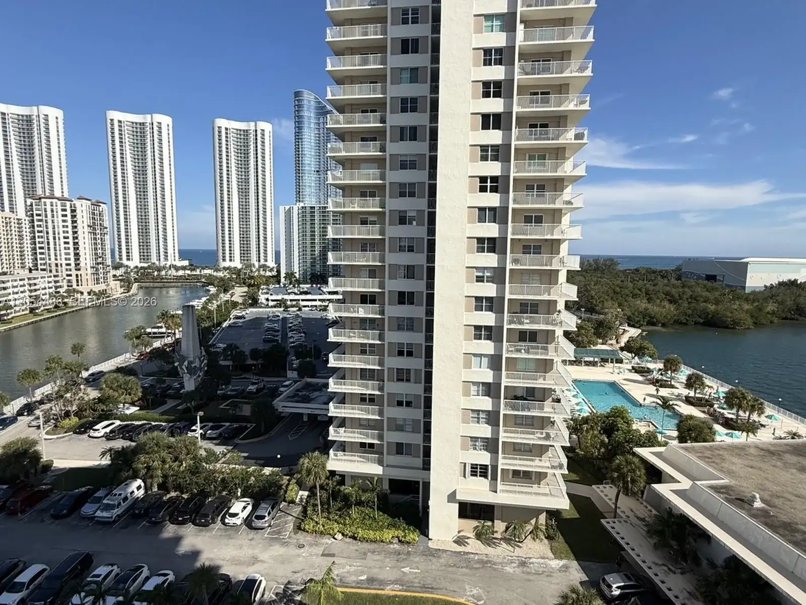 500 Bayview Dr # 1031, Sunny Isles Beach FL 33160 photo 2