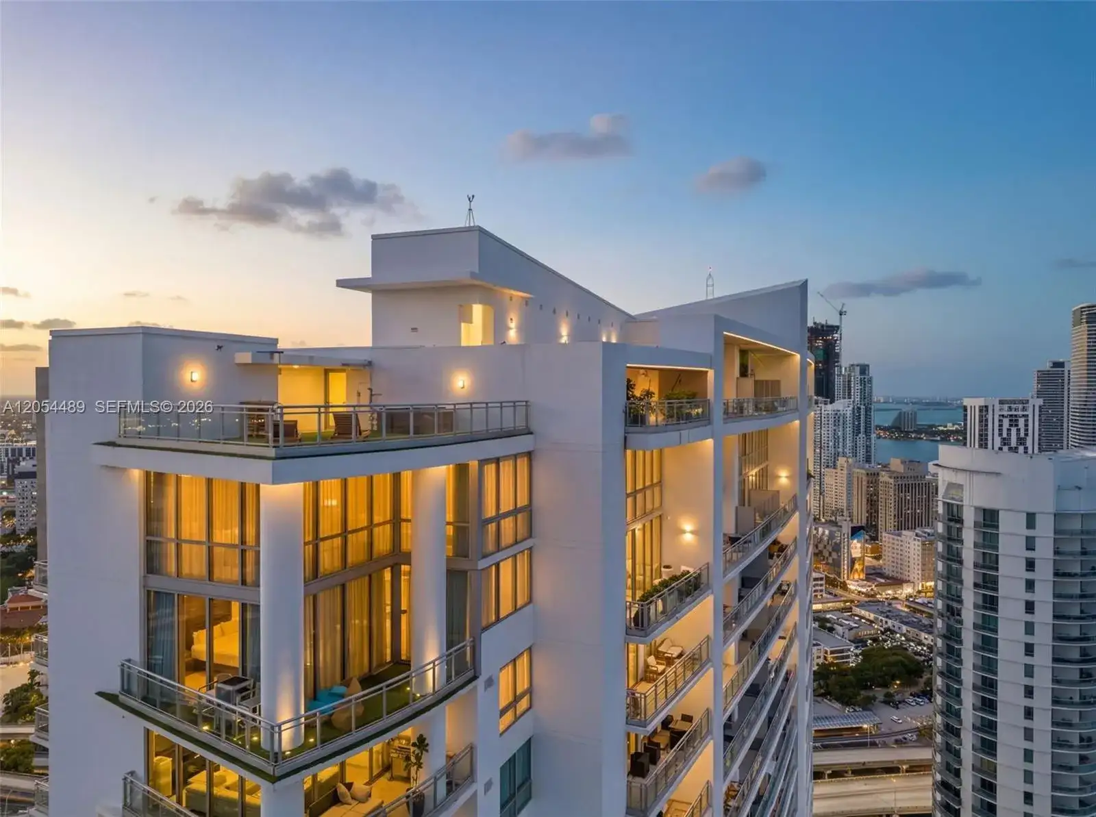 90 SW 3rd St # 12, Miami FL 33130 photo 4