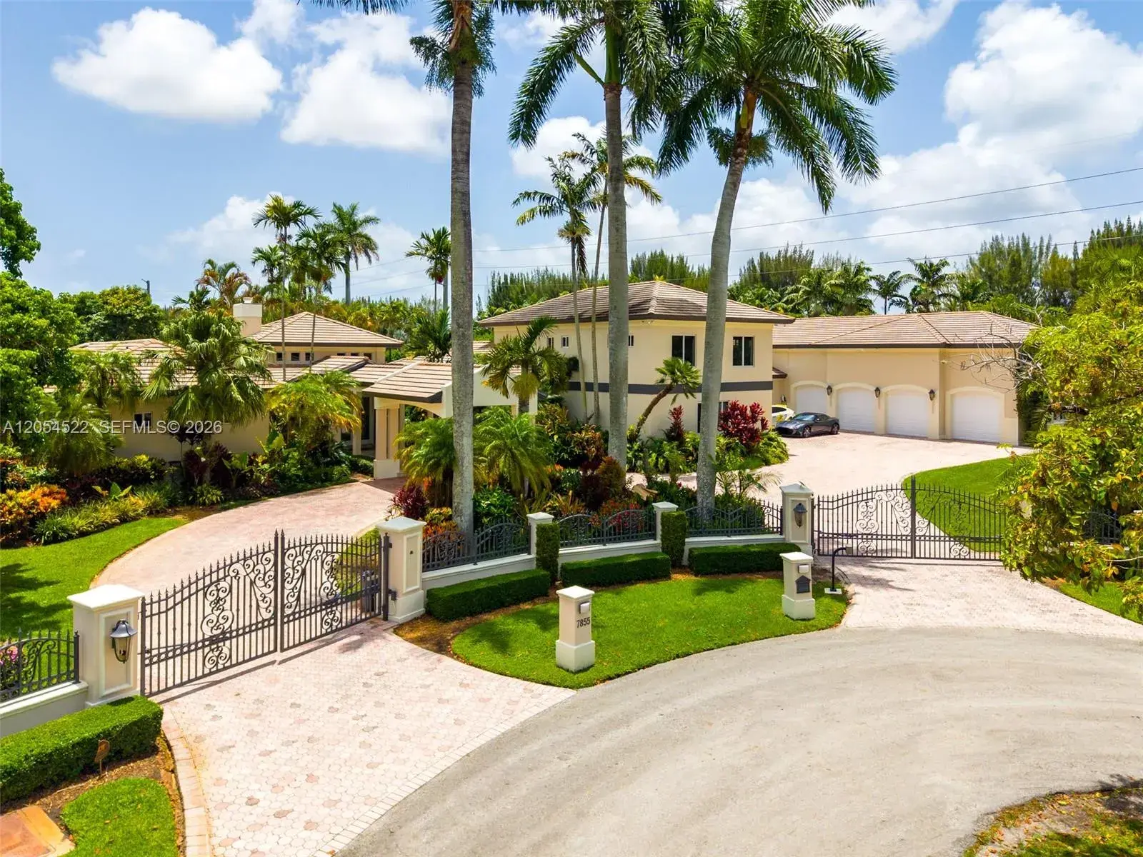 7855 SW 83rd Ct, Miami FL 33143