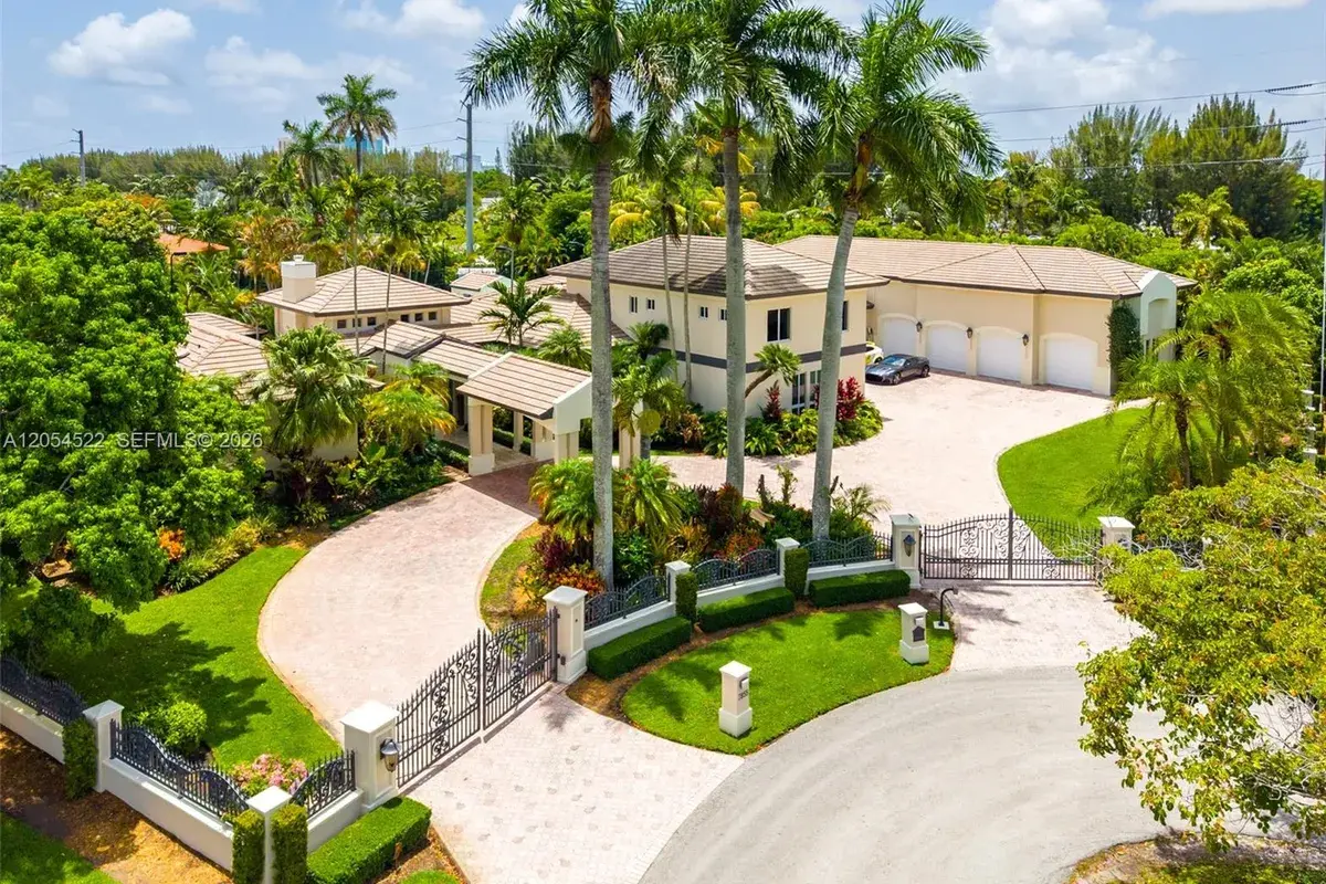 7855 SW 83rd Ct, Miami FL 33143