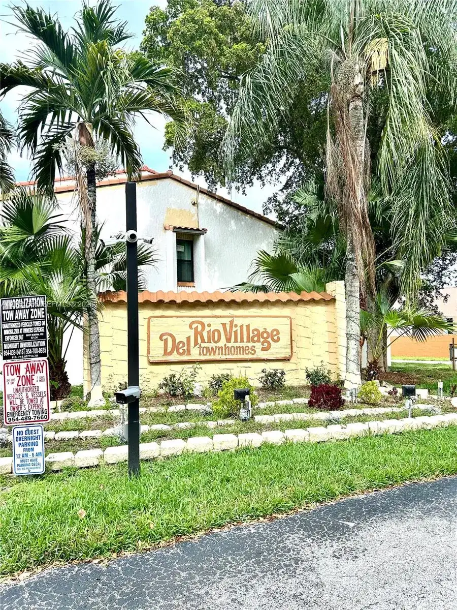 4070 Sierra Ter, Sunrise FL 33351 photo 2