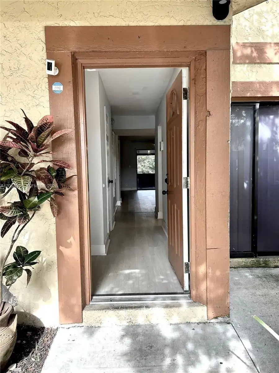 4070 Sierra Ter, Sunrise FL 33351 photo 3