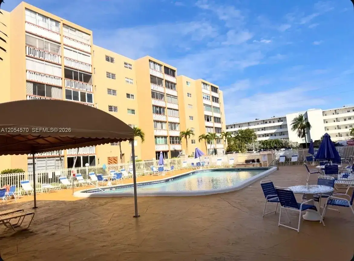 420 NE 12th Ave # 502, Hallandale Beach FL 33009 photo 3
