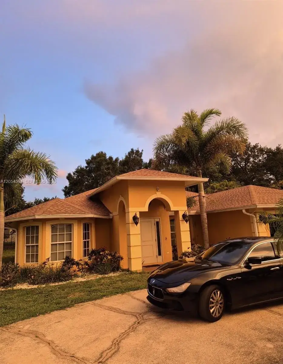 4856 ARCHIE LN, Other City - In The State Of Florida FL 33905