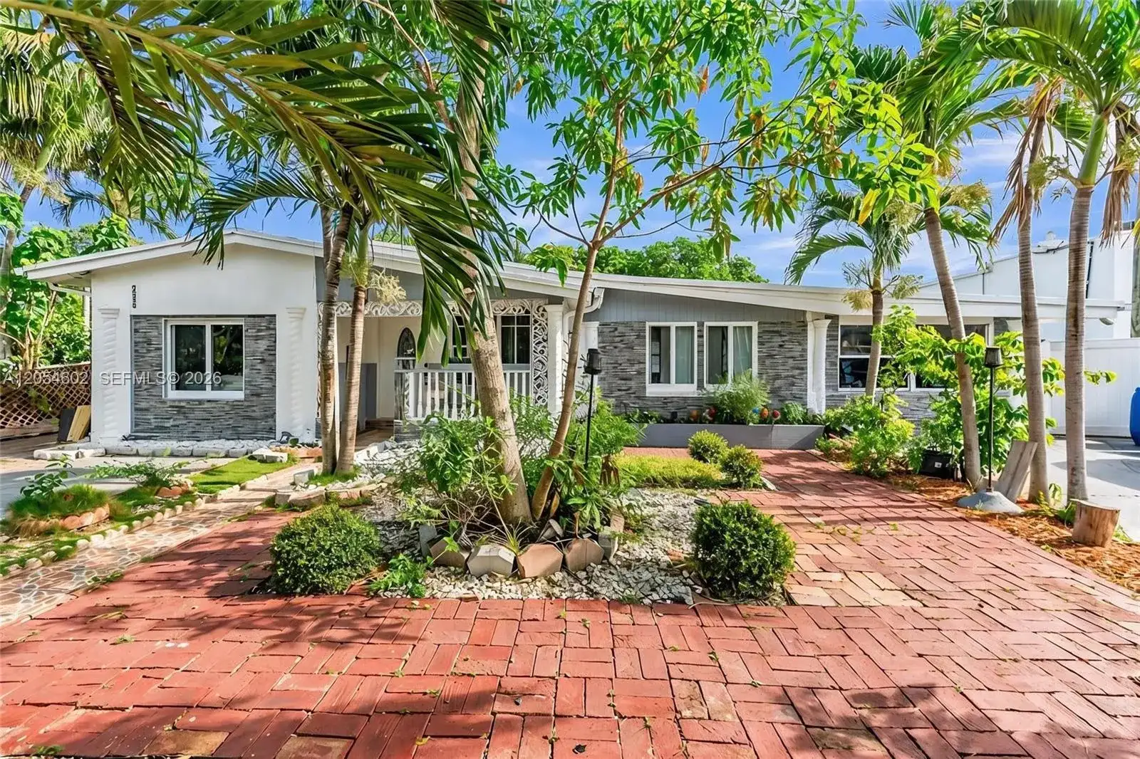 295 NW 122nd St, North Miami FL 33168 photo 2